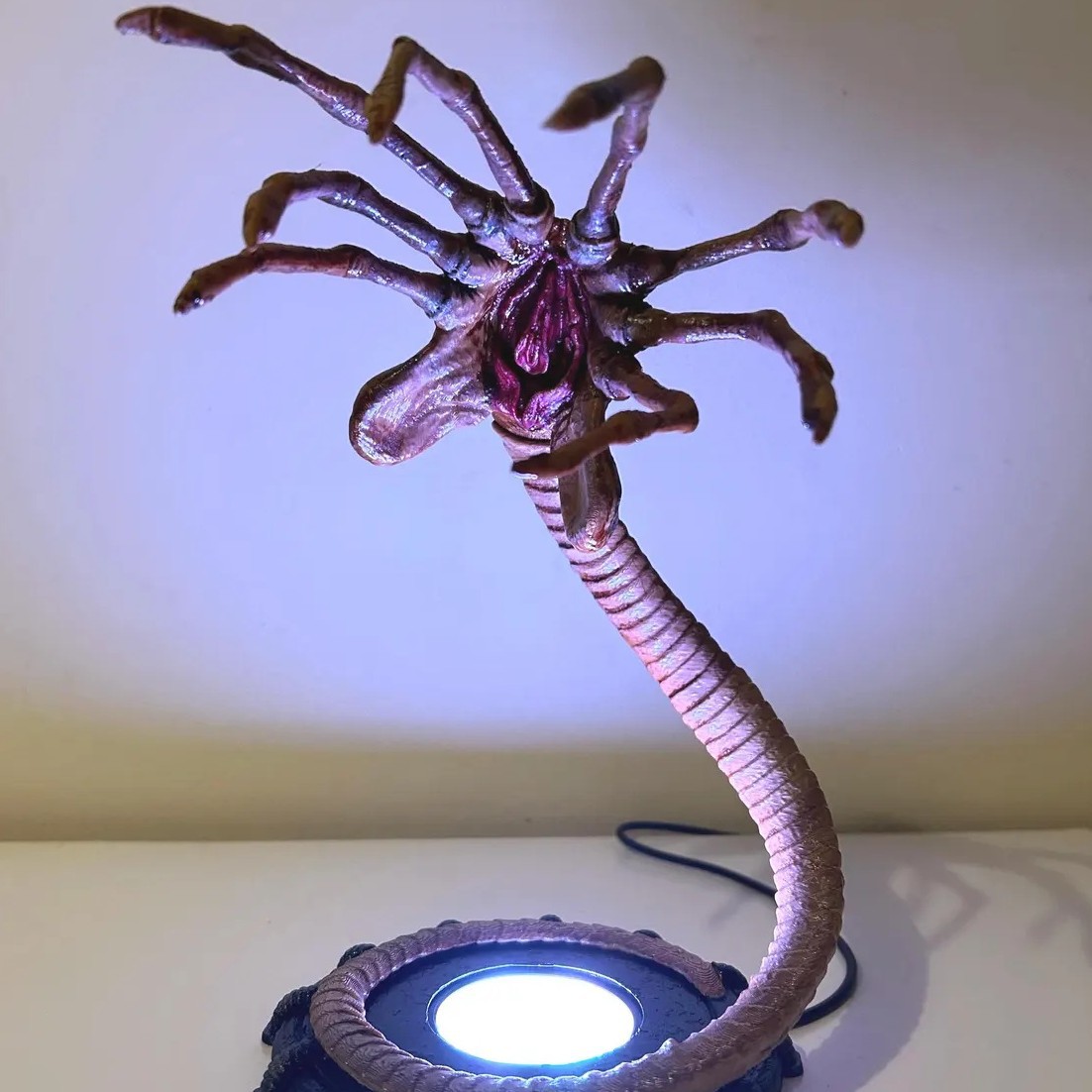 Alien Facehugger Lamp Nightlig - Lighting Decor Items ulasan dan harga